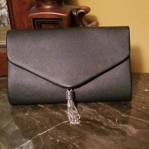 Boutique 9 Handbags - Clutch Purse